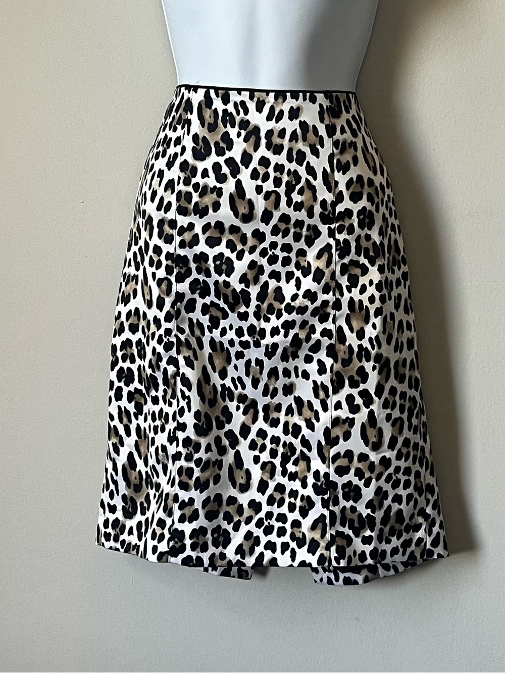 White House Black Market Leopard Pencil Skirt Sz 2